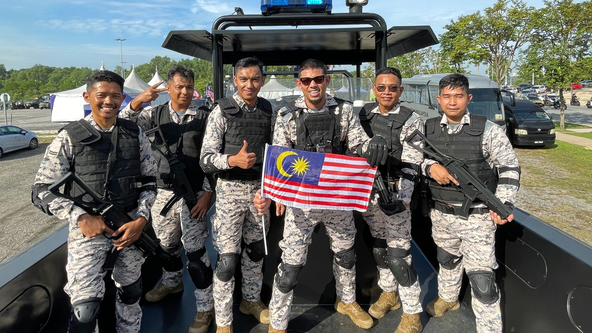 Penyampai 3 Pagi ERA sertai perbarisan Hari Kebangsaan ke 67 bersama APMM di Putrajaya