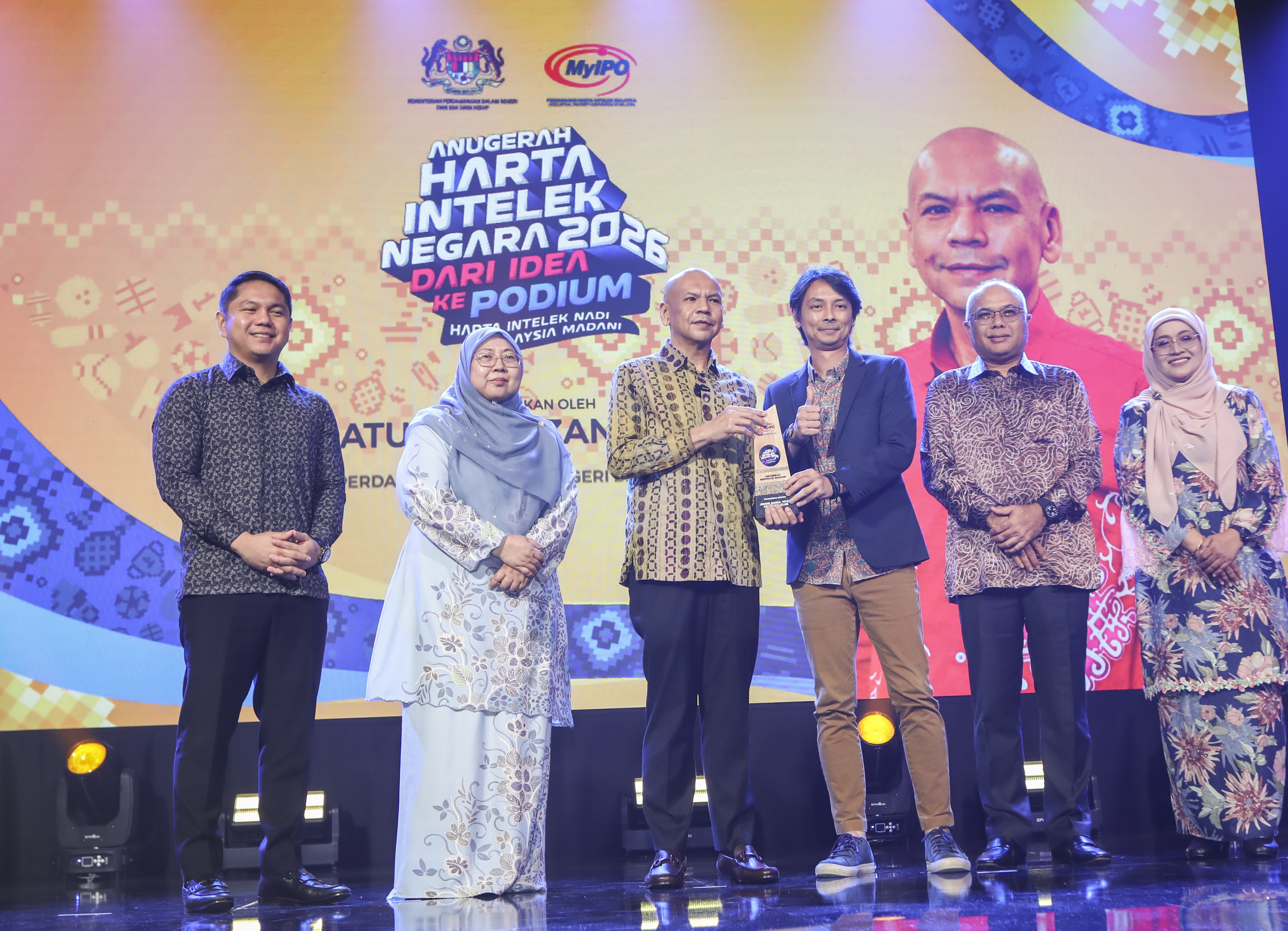 Astro Arena Receives Anugerah Inspirasi MADANI for Championing Local Sports Content