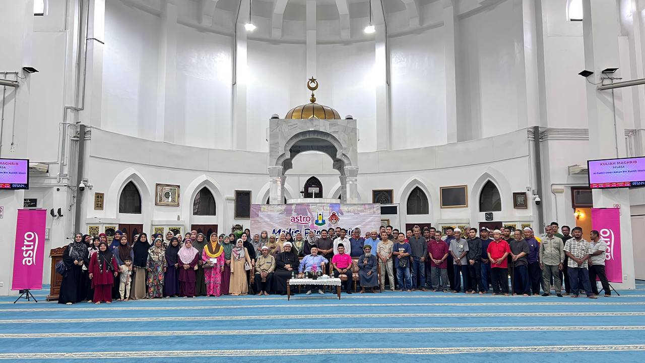 Astro Dengan Kerjasama Masjid Jamek Al-Sultan Ismail Petra Salur RM50,000 Kepada Mangsa Banjir Di Kelantan